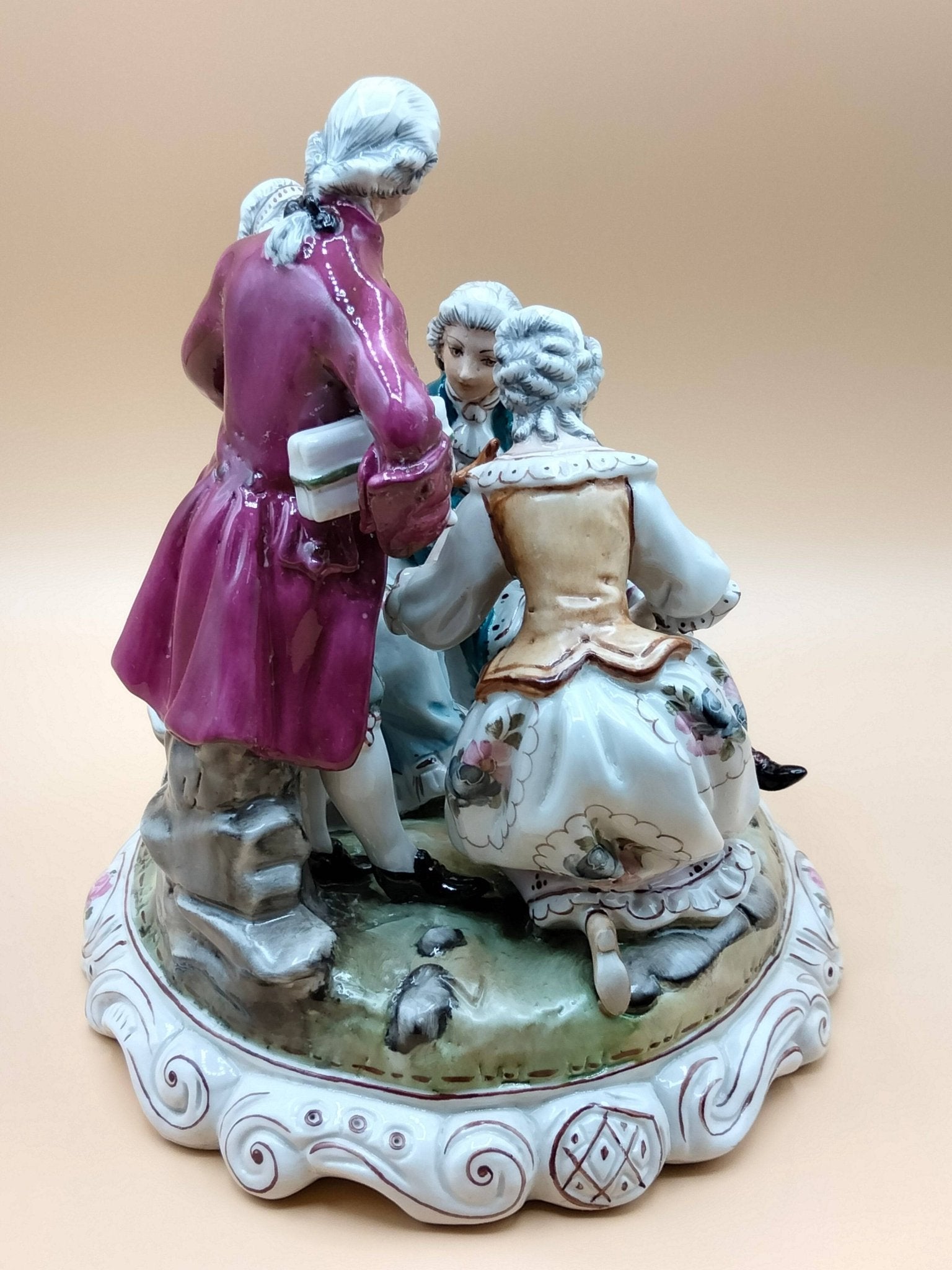 Grupo escultórico de porcelana SAUTHIER | 1970 - Cositas Antiguas – La Guadaña, Anticuarios Online en Jerez , vender antigüedades, muebles antiguos