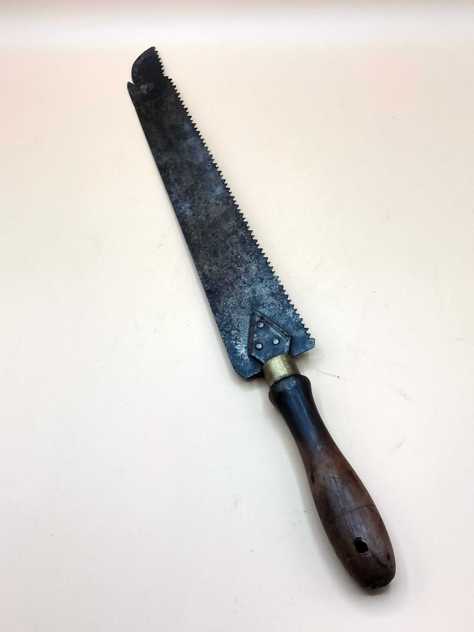 Sierra de Mano Antigua para Carpintería – Excelente Calidad - Cositas Antiguas – La Guadaña, Anticuarios Online en Jerez , vender antigüedades, muebles antiguos