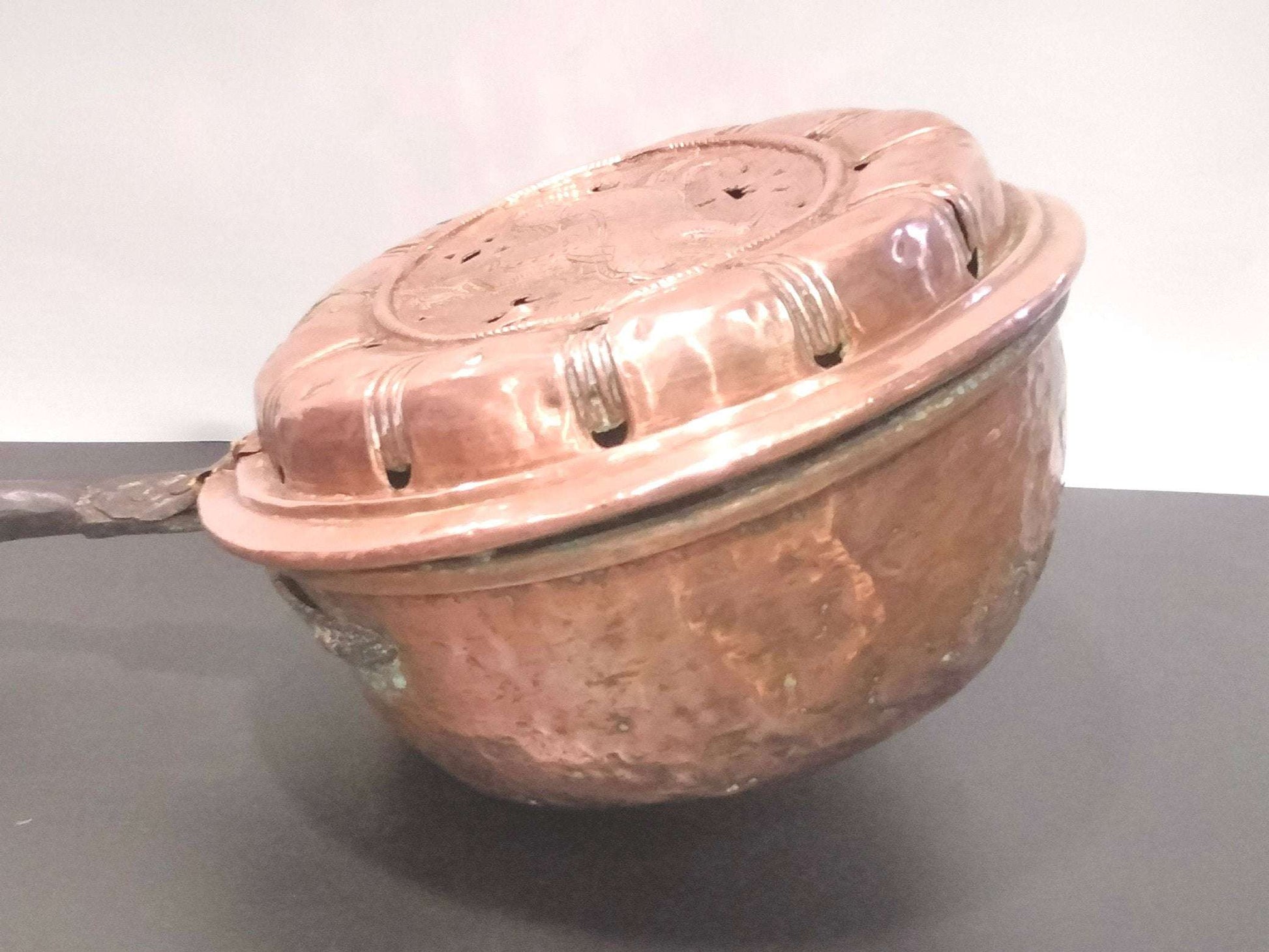 Calienta camas de cobre repujado antiguo - Artículo - Cositas Antiguas – La Guadaña, Anticuarios Online en Jerez , vender antigüedades, muebles antiguos