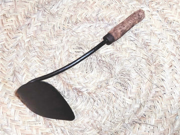 Amocafre con Mango de Madera - Herramienta de Jardín Única - Cositas Antiguas – La Guadaña, Anticuarios Online en Jerez , vender antigüedades, muebles antiguos