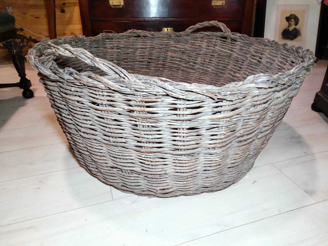 Gran Canasta Antigua de Olivo - Decoración con Historia - Cositas Antiguas – La Guadaña, Anticuarios Online en Jerez , vender antigüedades, muebles antiguos