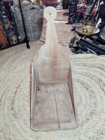 Recogedor de madera para barrer, vintage y resistente - Cositas Antiguas – La Guadaña, Anticuarios Online en Jerez , vender antigüedades, muebles antiguos