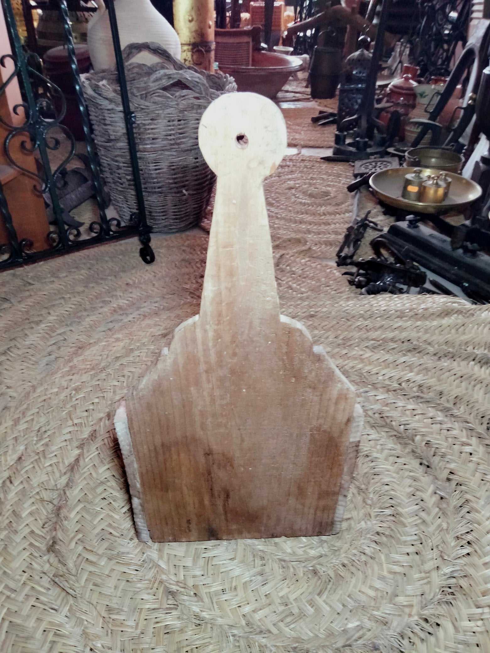 Recogedor de madera para barrer, vintage y resistente - Cositas Antiguas – La Guadaña, Anticuarios Online en Jerez , vender antigüedades, muebles antiguos