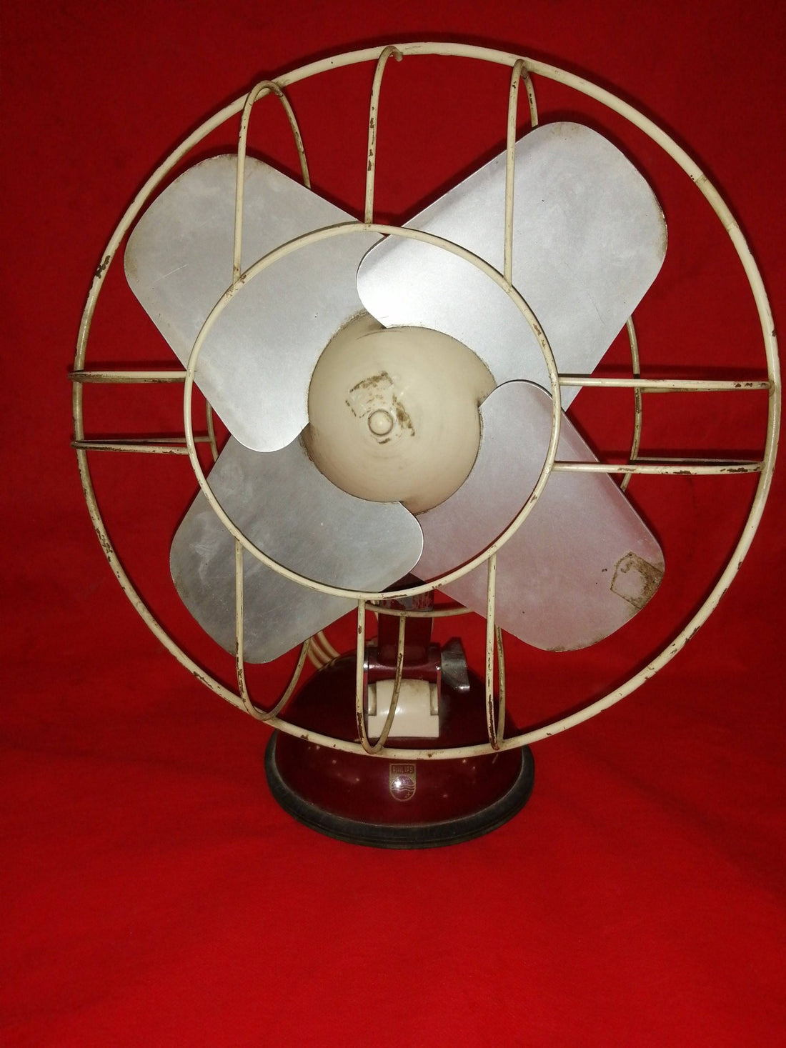 Ventilador Antiguo Philips 125V – Estilo Vintage - Cositas Antiguas – La Guadaña, Anticuarios Online en Jerez , vender antigüedades, muebles antiguos