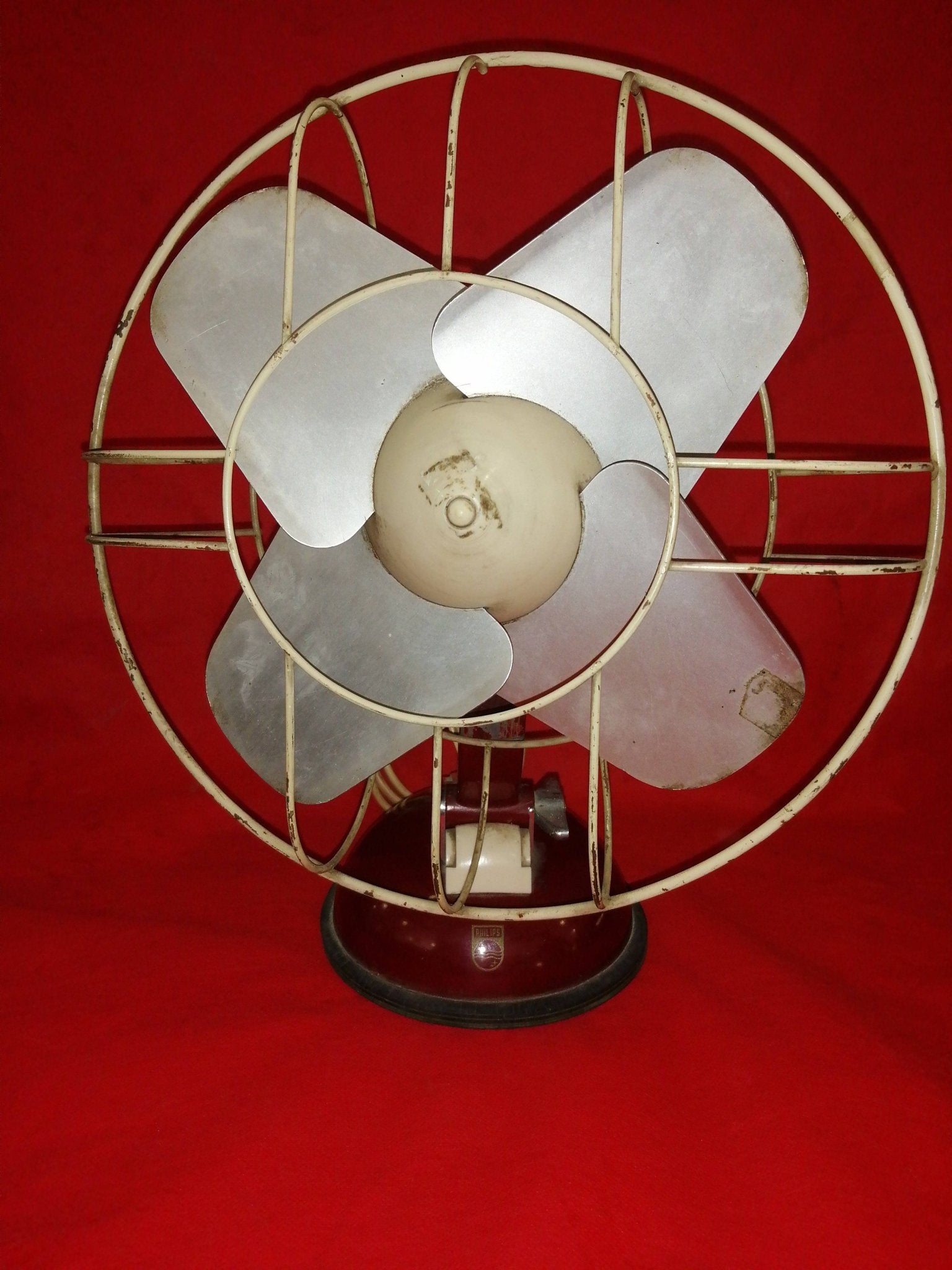 Ventilador Antiguo Philips 125V – Estilo Vintage - Cositas Antiguas – La Guadaña, Anticuarios Online en Jerez , vender antigüedades, muebles antiguos