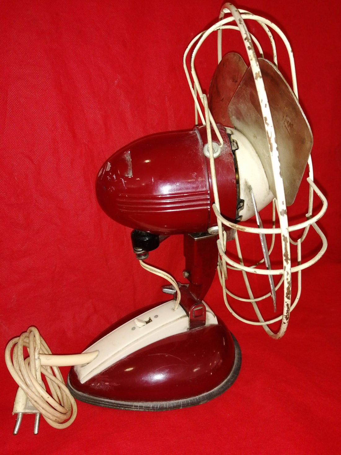 Ventilador Antiguo Philips 125V – Estilo Vintage - Cositas Antiguas – La Guadaña, Anticuarios Online en Jerez , vender antigüedades, muebles antiguos