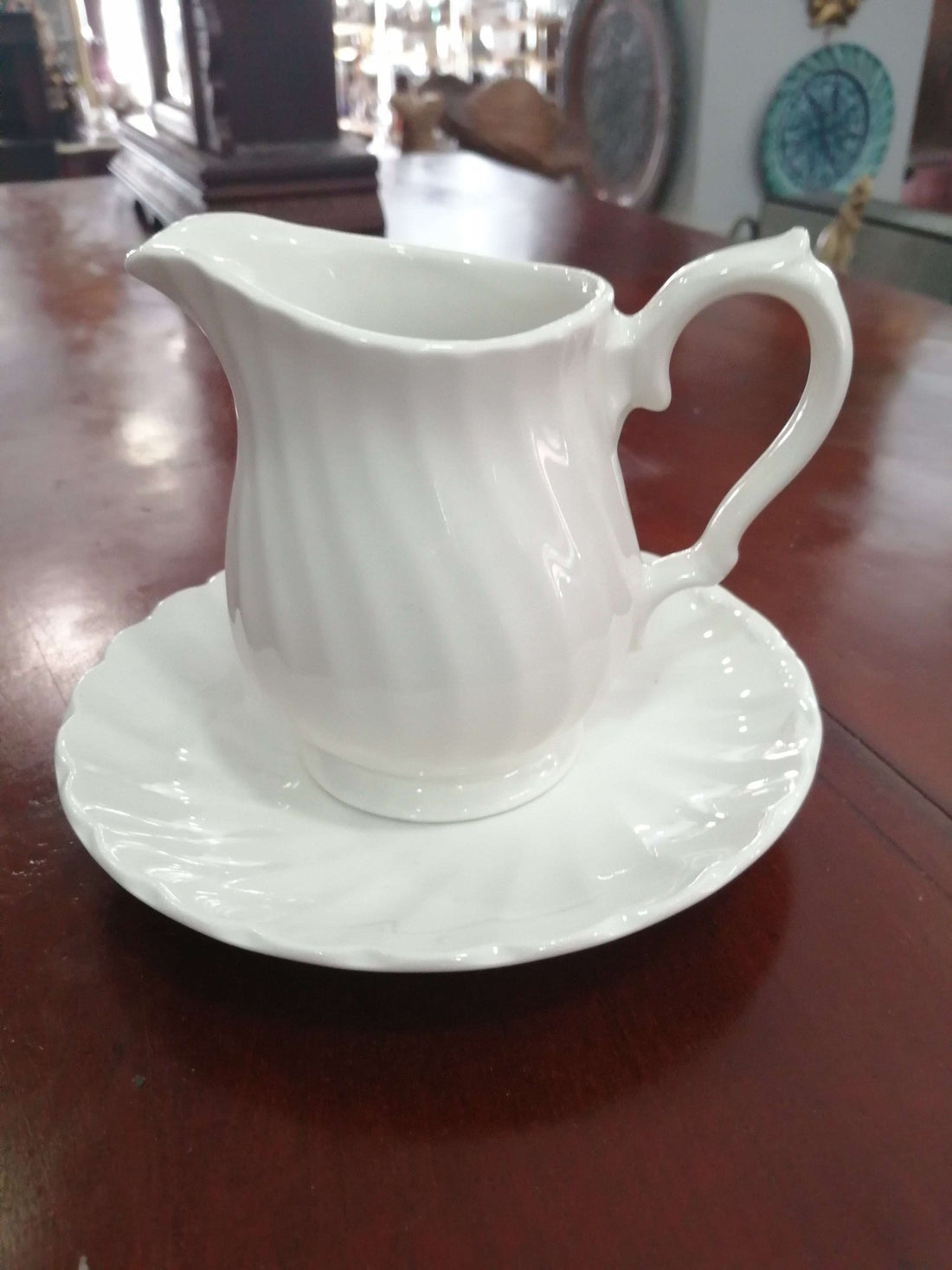 Lechera de porcelana inglesa – elegancia y calidad única - Cositas Antiguas – La Guadaña, Anticuarios Online en Jerez , vender antigüedades, muebles antiguos