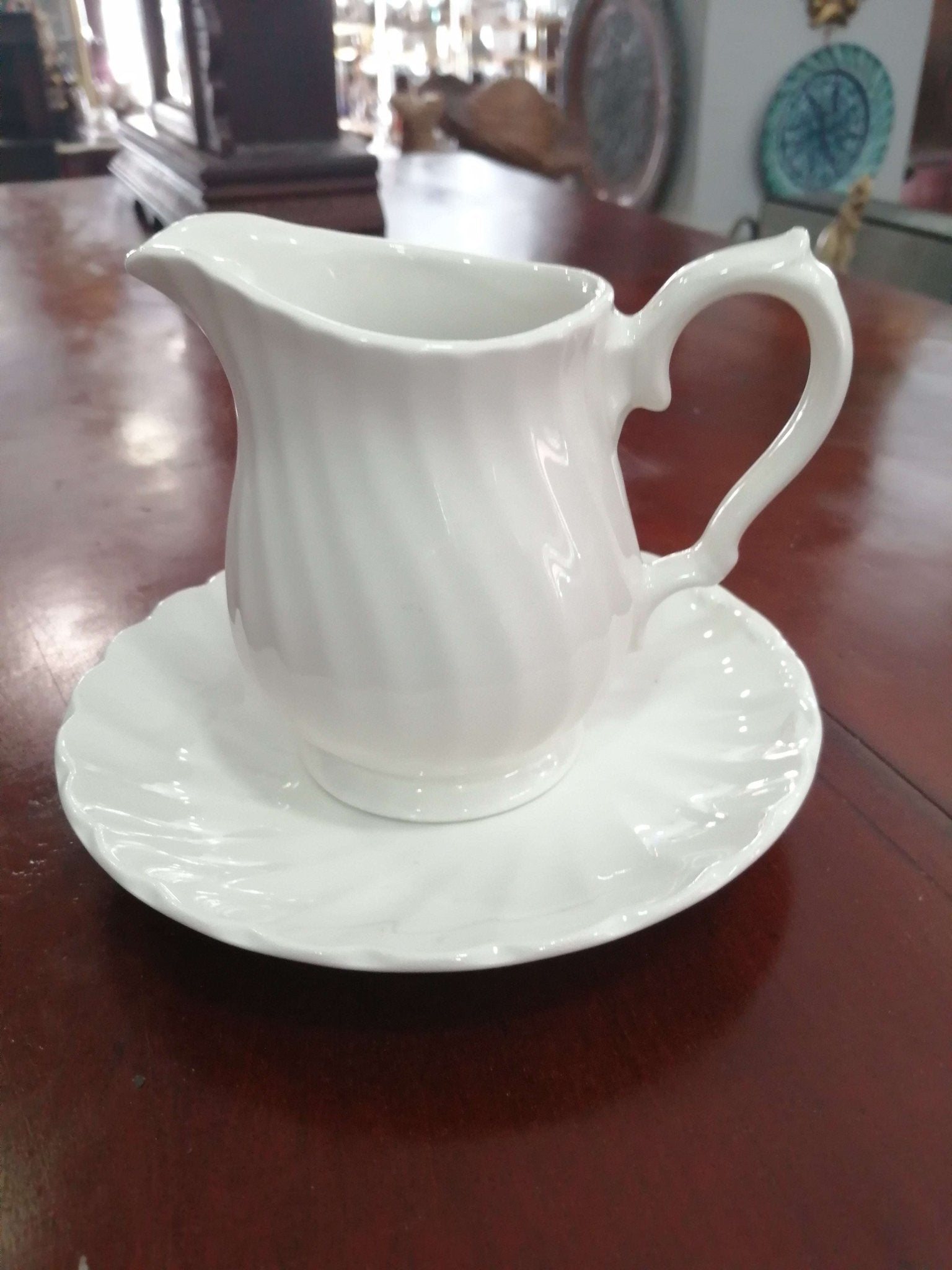 Lechera de porcelana inglesa – elegancia y calidad única - Cositas Antiguas – La Guadaña, Anticuarios Online en Jerez , vender antigüedades, muebles antiguos
