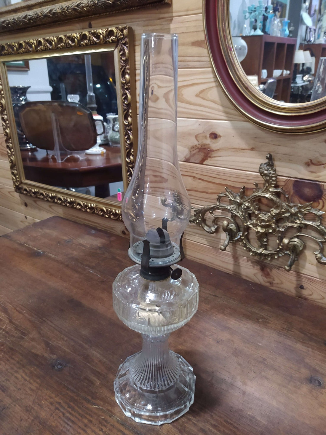 Quinque de cristal antiguo – Elegancia y calidad excepcional - Cositas Antiguas – La Guadaña, Anticuarios Online en Jerez , vender antigüedades, muebles antiguos