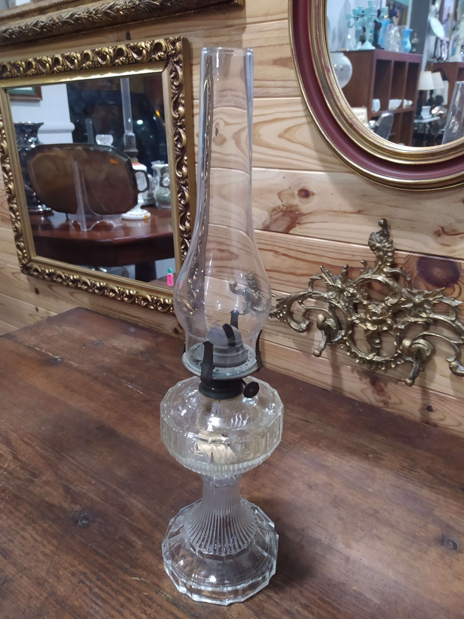 Quinque de cristal antiguo – Elegancia y calidad excepcional - Cositas Antiguas – La Guadaña, Anticuarios Online en Jerez , vender antigüedades, muebles antiguos