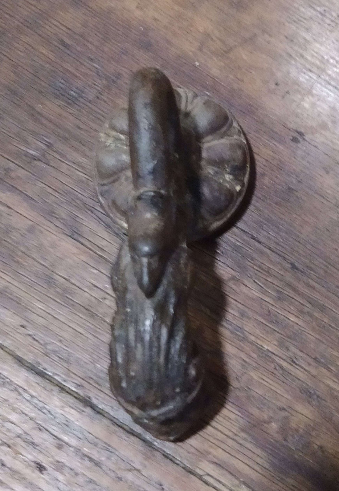 Aldaba-Llamador de Puerta Antiguo S. XVIII - Cositas Antiguas – La Guadaña, Anticuarios Online en Jerez , vender antigüedades, muebles antiguos