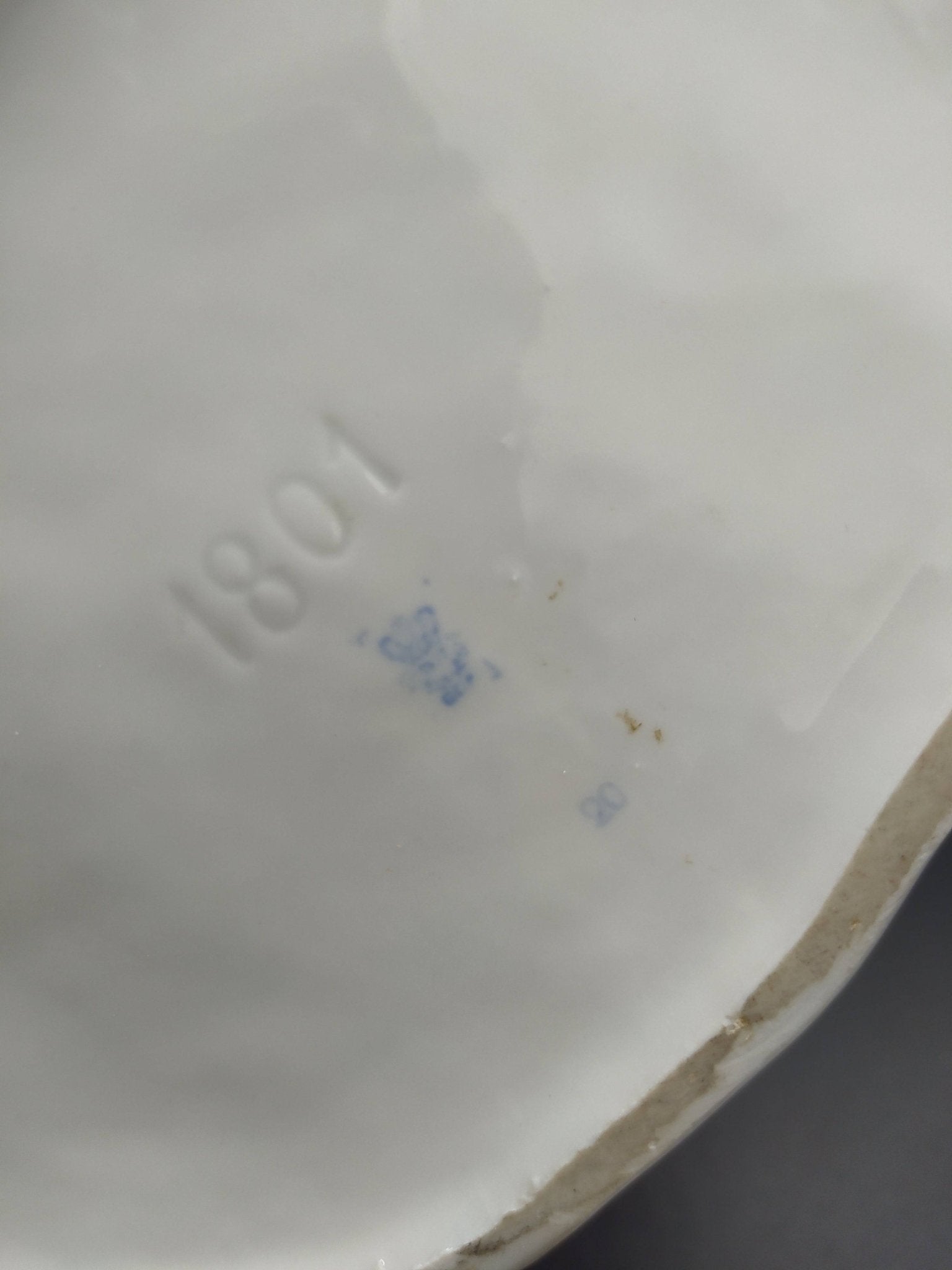Figura de La Sirenita de porcelana| Elegancia Clásica - Cositas Antiguas – La Guadaña, Anticuarios Online en Jerez , vender antigüedades, muebles antiguos