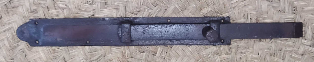 Pestillo Central para Puerta | Seguridad y Estilo Antiguo - Cositas Antiguas – La Guadaña, Anticuarios Online en Jerez , vender antigüedades, muebles antiguos