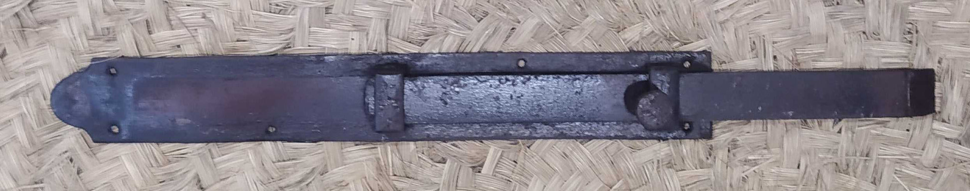 Pestillo Central para Puerta | Seguridad y Estilo Antiguo - Cositas Antiguas – La Guadaña, Anticuarios Online en Jerez , vender antigüedades, muebles antiguos