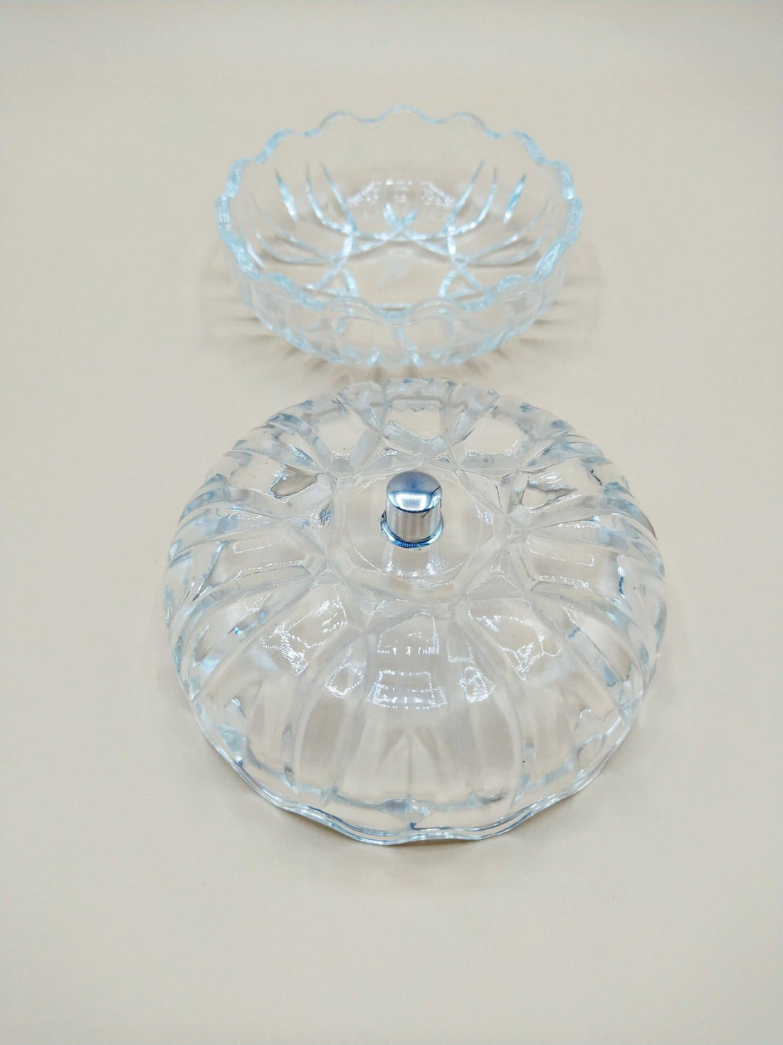 Caja-joyero de cristal con tirador de plata | Elegancia y calidad - Cositas Antiguas – La Guadaña, Anticuarios Online en Jerez , vender antigüedades, muebles antiguos