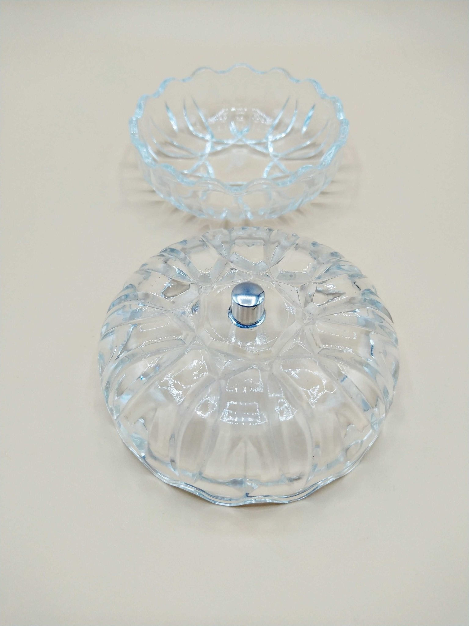 Caja-joyero de cristal con tirador de plata | Elegancia y calidad - Cositas Antiguas – La Guadaña, Anticuarios Online en Jerez , vender antigüedades, muebles antiguos