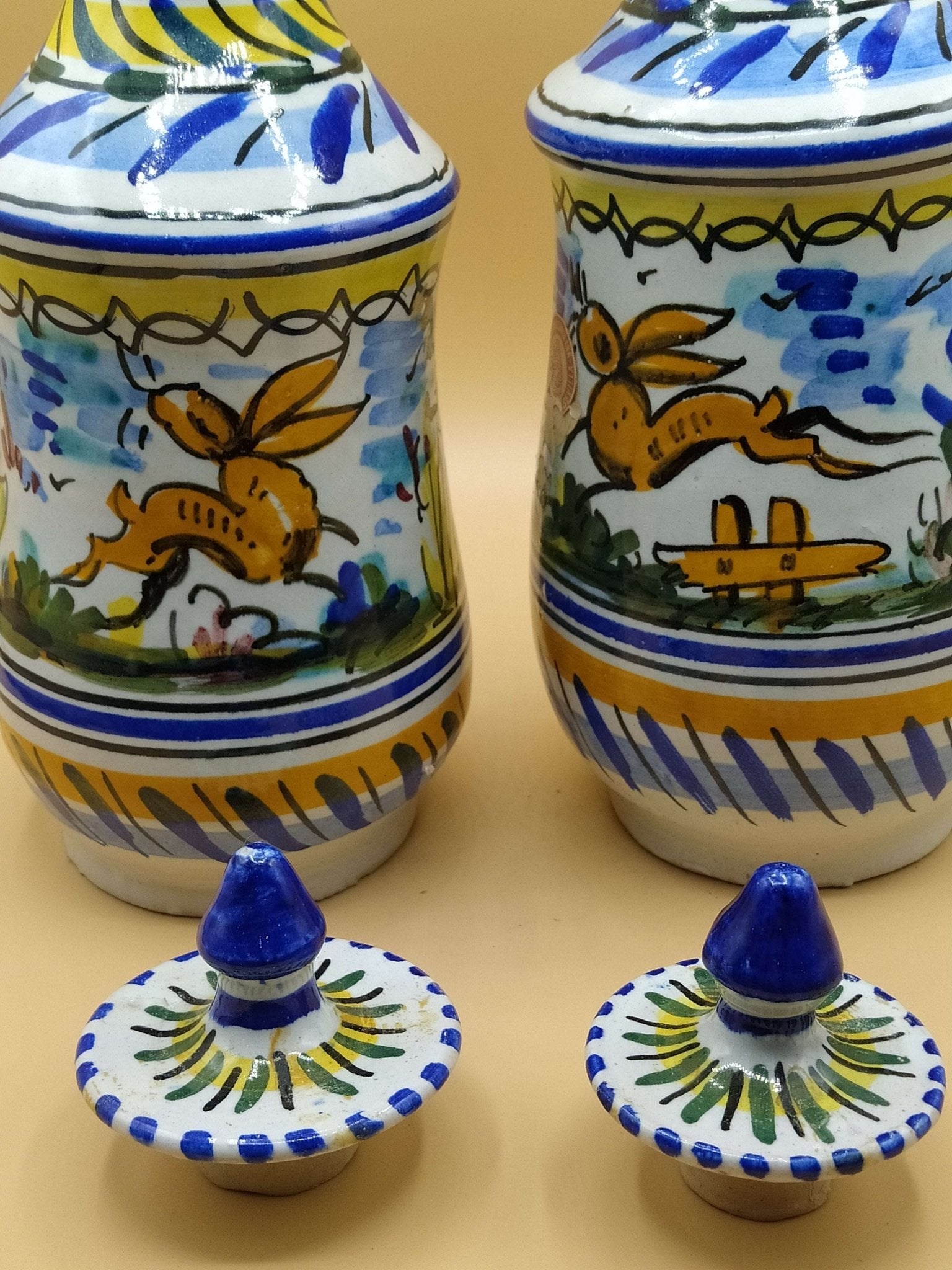 Tibores de Triana de Santa Ana, Sevilla – Piezas Únicas de los Años 50 - Cositas Antiguas – La Guadaña, Anticuarios Online en Jerez , vender antigüedades, muebles antiguos