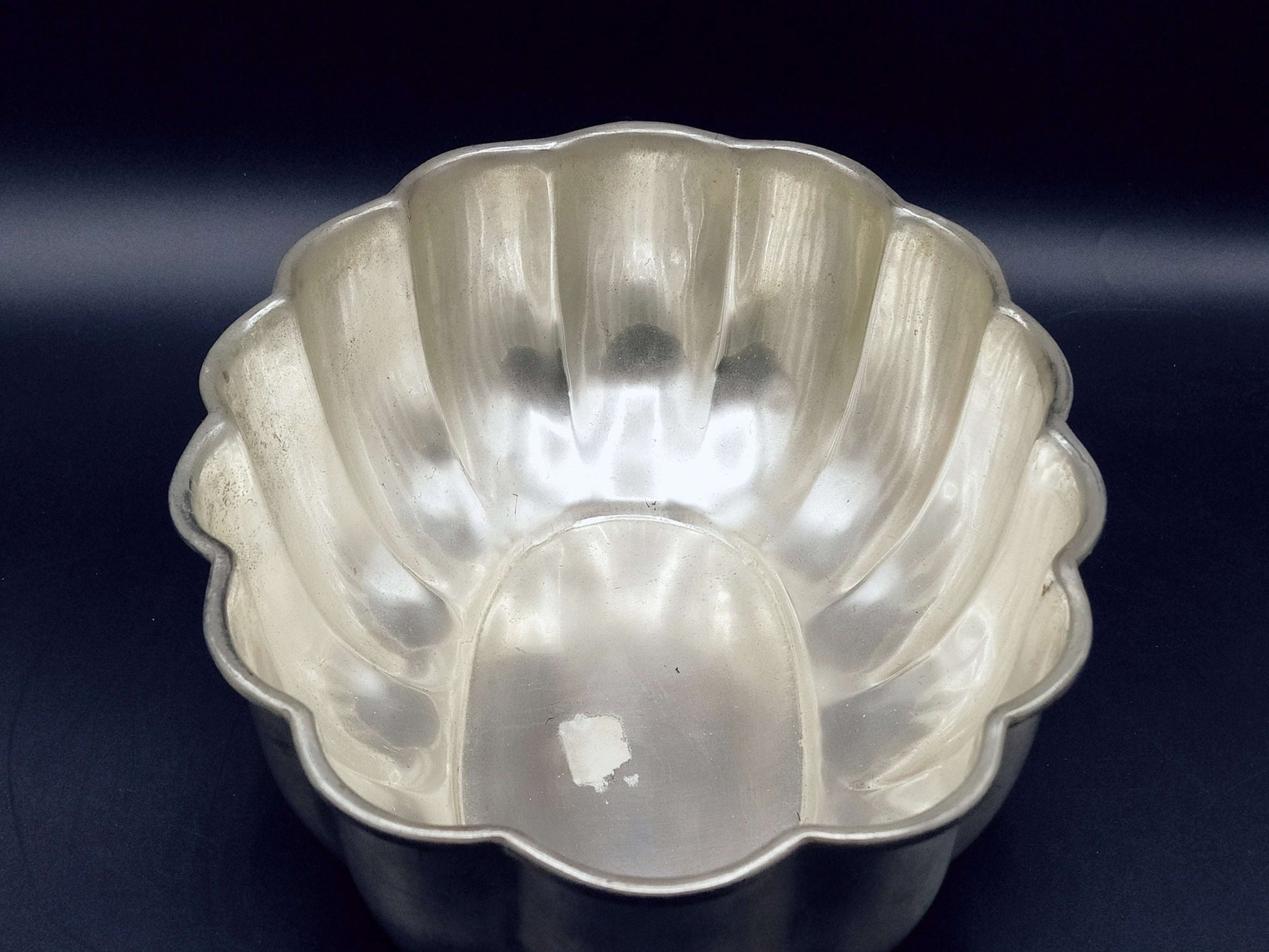 Centro floral de Metal plateado mate - Cositas Antiguas – La Guadaña, Anticuarios Online en Jerez , vender antigüedades, muebles antiguos