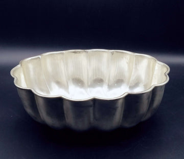 Centro floral de Metal plateado mate - Cositas Antiguas – La Guadaña, Anticuarios Online en Jerez , vender antigüedades, muebles antiguos