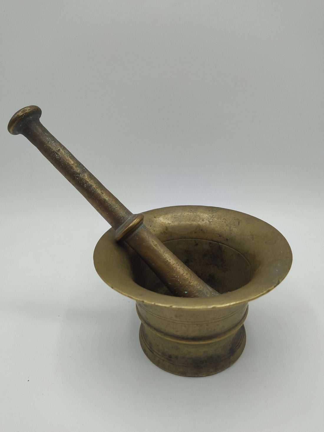 Mortero antiguo de bronce – Elegancia y calidad - Cositas Antiguas – La Guadaña, Anticuarios Online en Jerez , vender antigüedades, muebles antiguos