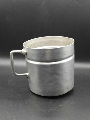 Jarro de Aluminio, Calidad y Autenticidad Antiguas - Cositas Antiguas – La Guadaña, Anticuarios Online en Jerez , vender antigüedades, muebles antiguos