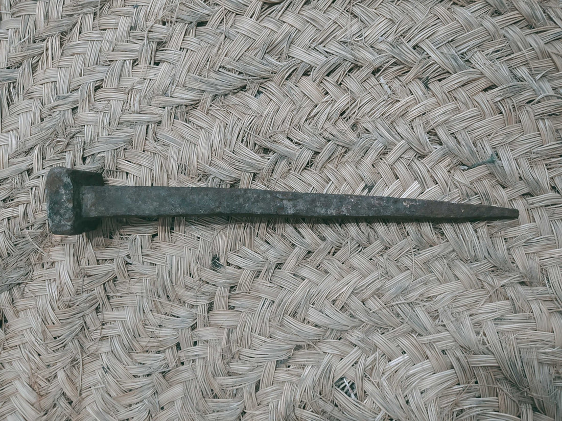 Clavo antiguo de Fragua del Siglo XIX - Autenticidad - Cositas Antiguas – La Guadaña, Anticuarios Online en Jerez , vender antigüedades, muebles antiguos