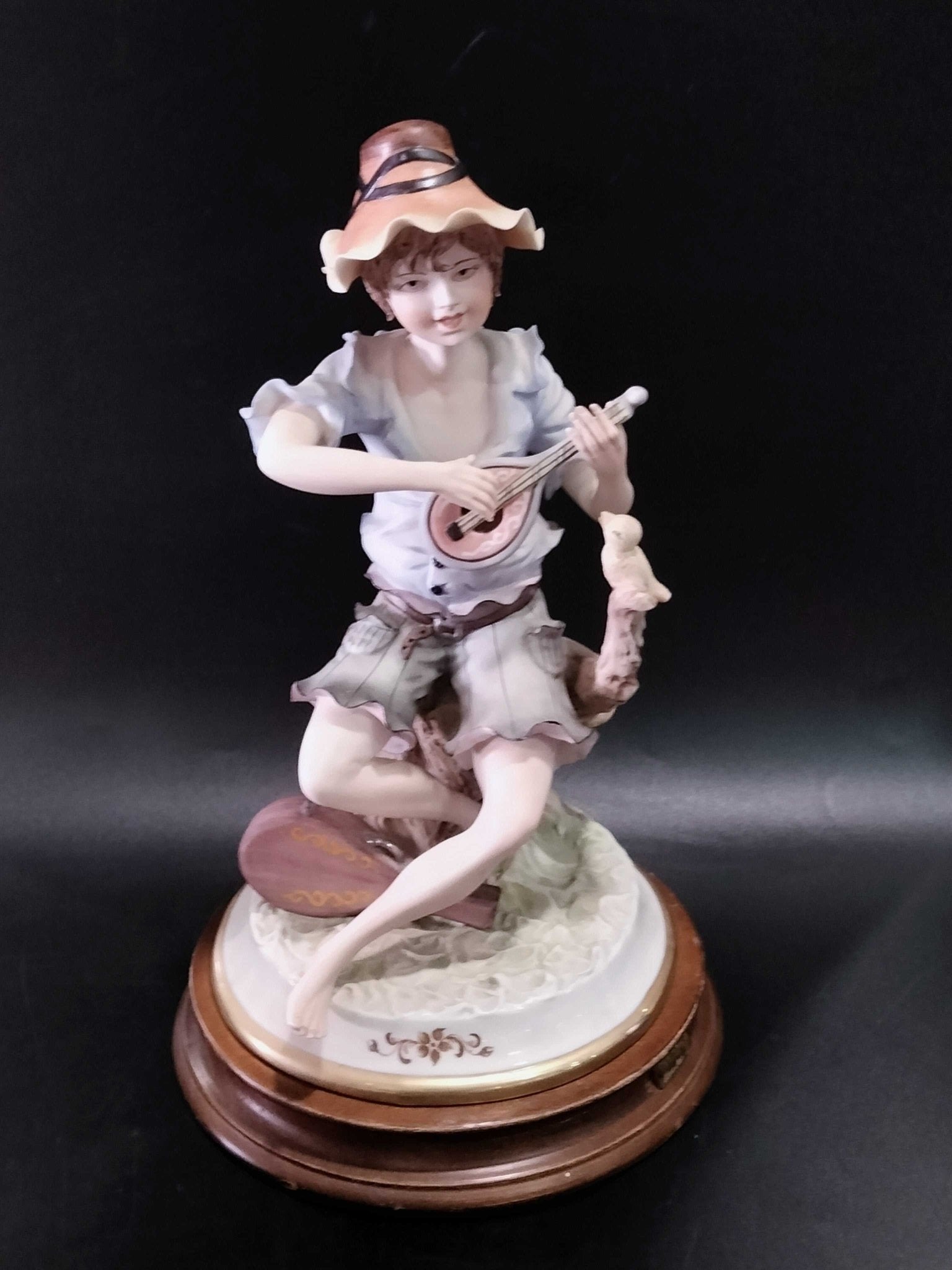 Figuras de porcelana fina marca Carlos | Niño y Niña - Cositas Antiguas – La Guadaña, Anticuarios Online en Jerez , vender antigüedades, muebles antiguos