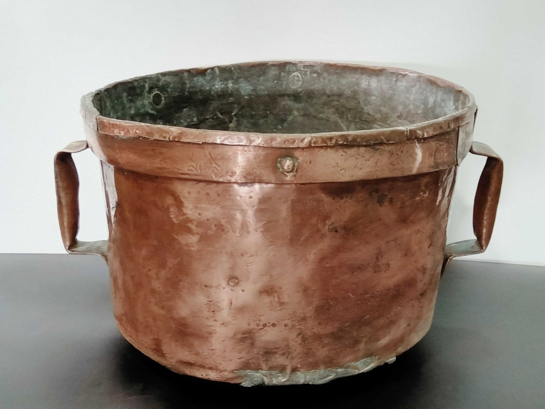 Caldero de Cobre Amartillado a Mano con Doble Asa - Cositas Antiguas – La Guadaña, Anticuarios Online en Jerez , vender antigüedades, muebles antiguos