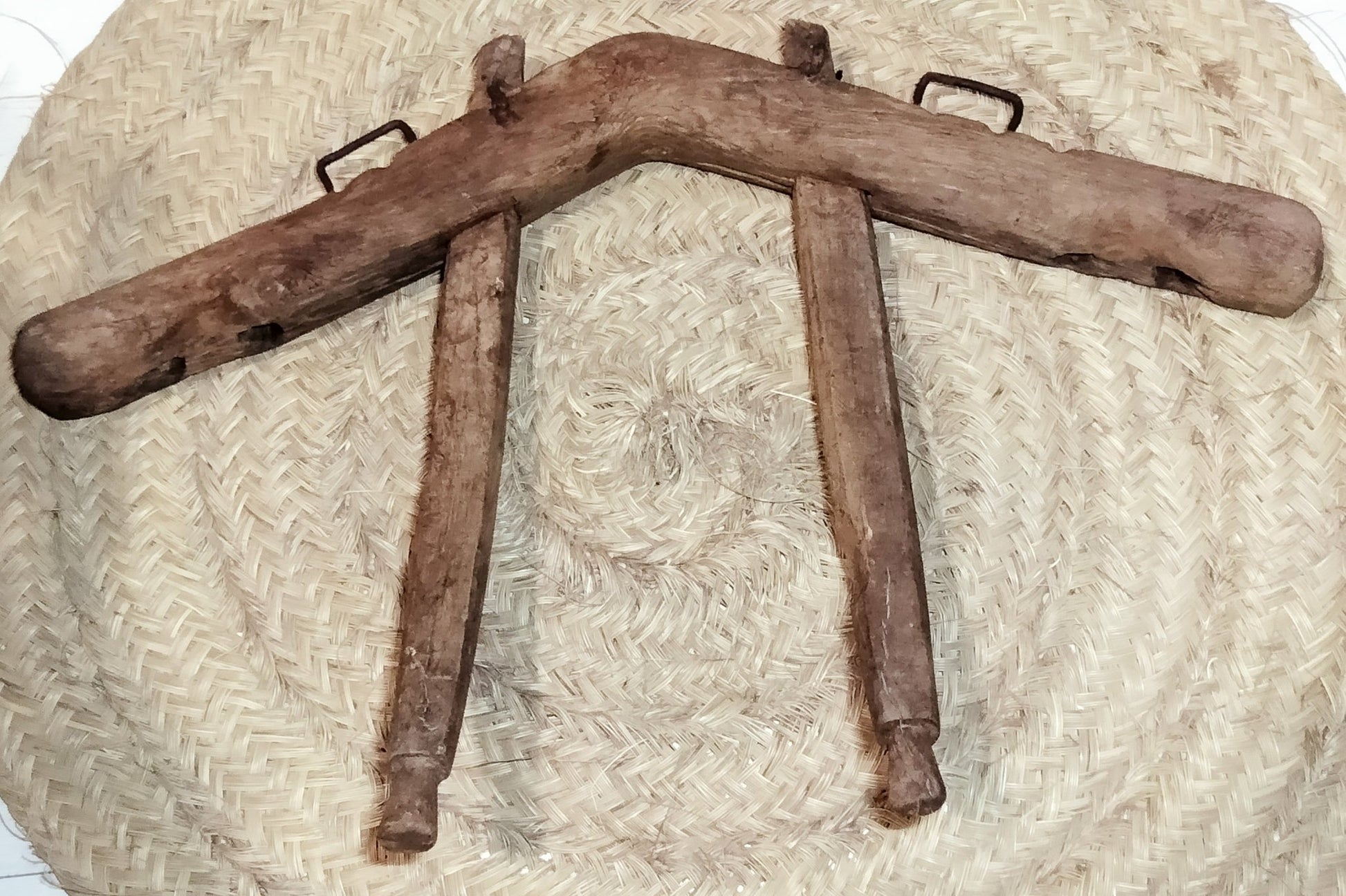 Yugo de Costillas en Encina para Caballerizas, Alta Calidad - Cositas Antiguas – La Guadaña, Anticuarios Online en Jerez , vender antigüedades, muebles antiguos