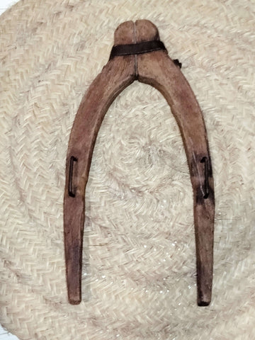 Horcate aéreo de encina para amarre en caballerías - Cositas Antiguas – La Guadaña, Anticuarios Online en Jerez , vender antigüedades, muebles antiguos