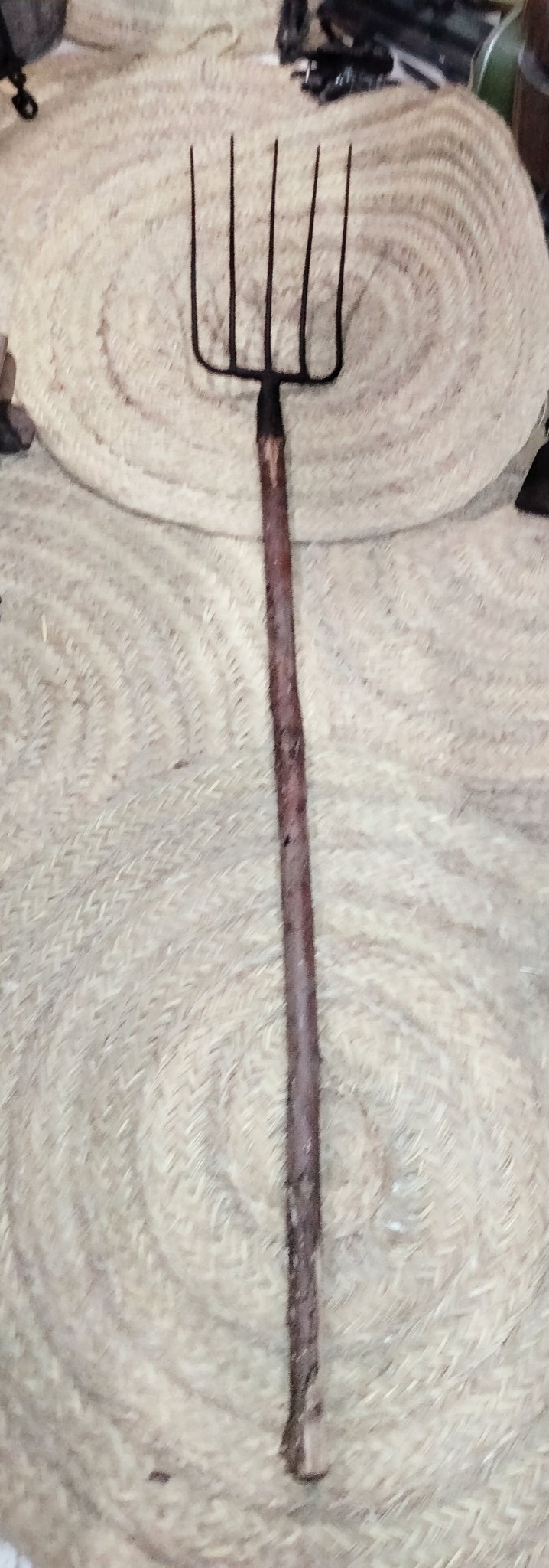 Chimbiri antiguo de hierro y madera - Cositas Antiguas – La Guadaña, Anticuarios Online en Jerez , vender antigüedades, muebles antiguos