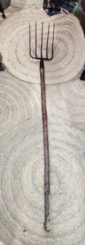 Chimbiri antiguo de hierro y madera - Cositas Antiguas – La Guadaña, Anticuarios Online en Jerez , vender antigüedades, muebles antiguos