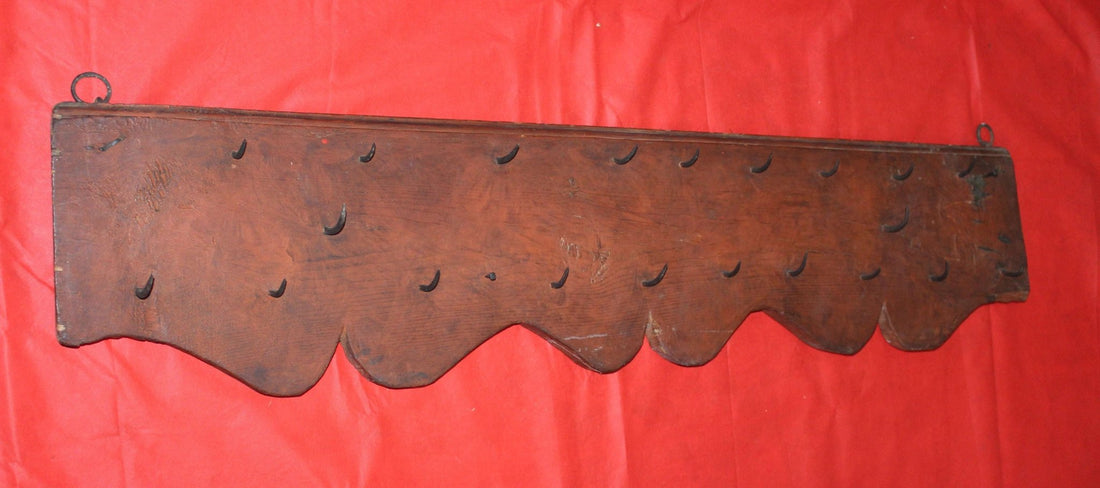 Percha antigua de matanzas con clavos de fragua - Cositas Antiguas – La Guadaña, Anticuarios Online en Jerez , vender antigüedades, muebles antiguos