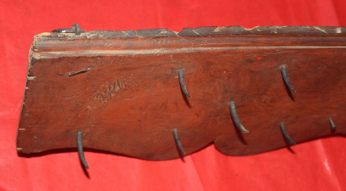 Percha antigua de matanzas con clavos de fragua - Cositas Antiguas – La Guadaña, Anticuarios Online en Jerez , vender antigüedades, muebles antiguos