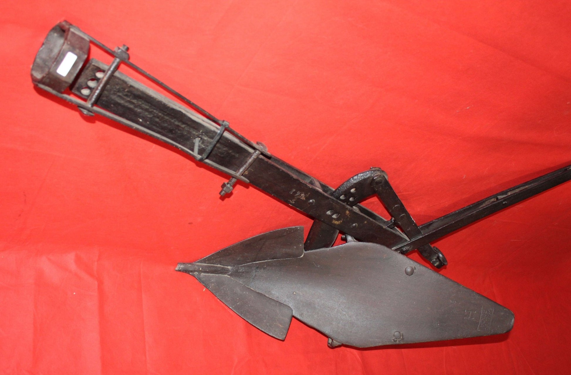 Arado de vertedera antiguo de 160 cm - Cositas Antiguas – La Guadaña, Anticuarios Online en Jerez , vender antigüedades, muebles antiguos