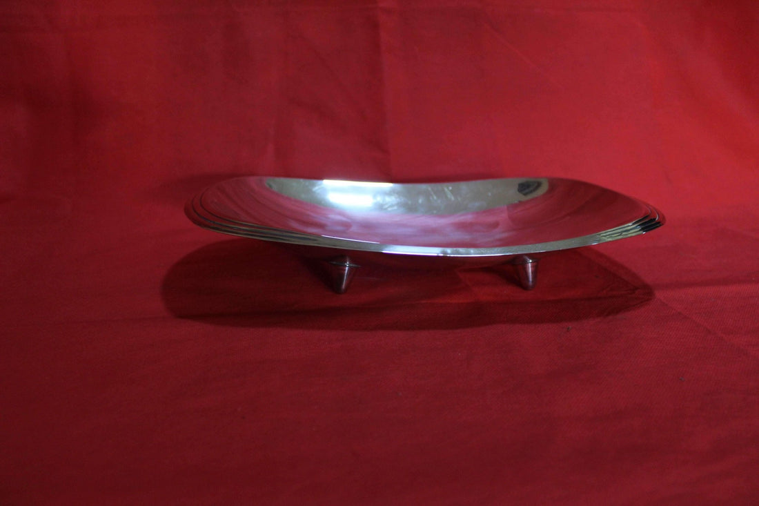 Bandeja con patas de metal plateado de alta calidad - Cositas Antiguas – La Guadaña, Anticuarios Online en Jerez , vender antigüedades, muebles antiguos