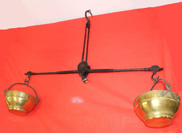 Balanza de hierro con cuencos de metal | excelente calidad - Cositas Antiguas – La Guadaña, Anticuarios Online en Jerez , vender antigüedades, muebles antiguos