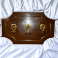 Perchero antiguo de caoba con detalles ecuestres únicos - Cositas Antiguas – La Guadaña, Anticuarios Online en Jerez , vender antigüedades, muebles antiguos